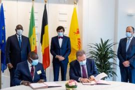 Signature des intentions en présence du Président du Sénégal, Macky Sall, du Ministre-Président du Gouvernement wallon, Elio Di Rupo et du Ministre de l'Economie Willy Borsus